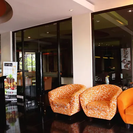 100 Sunset Kuta Hotel & Ballroom