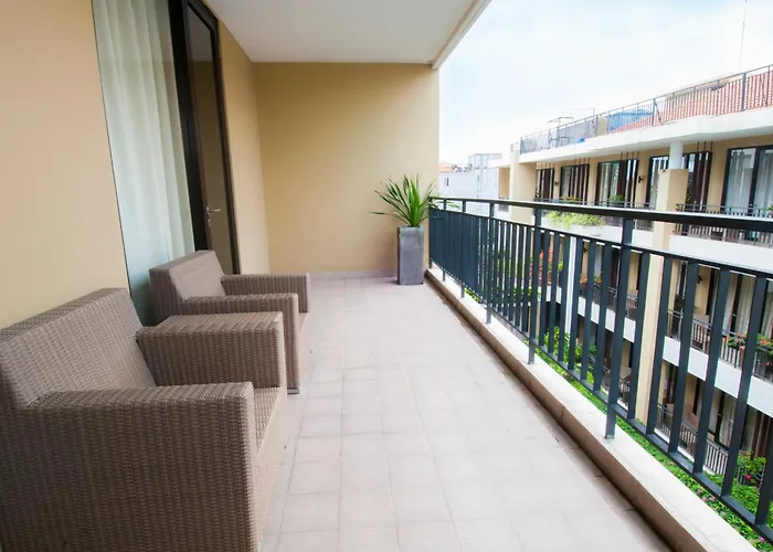 100 Sunset & Ballroom Hotel Kuta Lombok