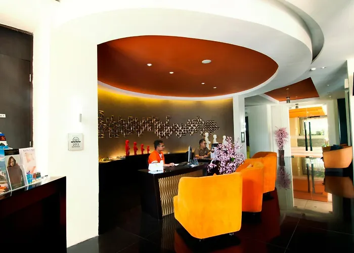 Hotel 100 Sunset & Ballroom 3*