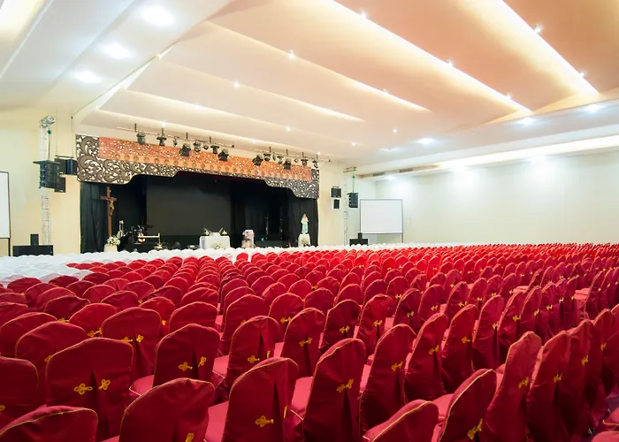 100 Sunset & Ballroom Hotel Kuta Lombok