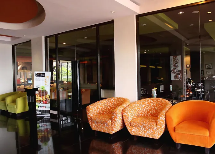 Hotel 100 Sunset & Ballroom 3*