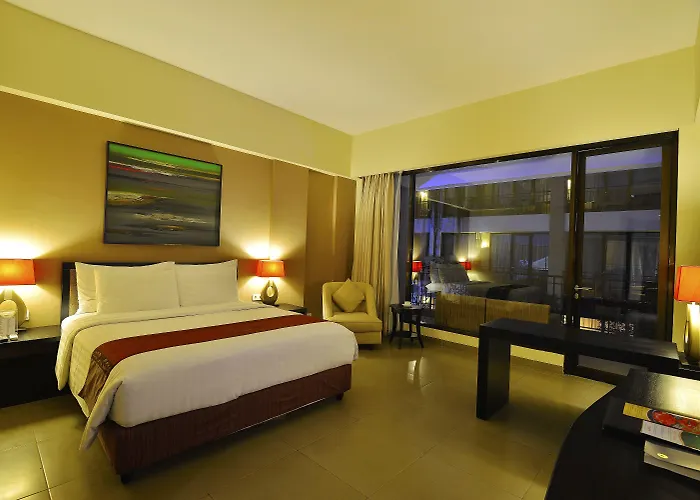 100 Sunset & Ballroom 3*