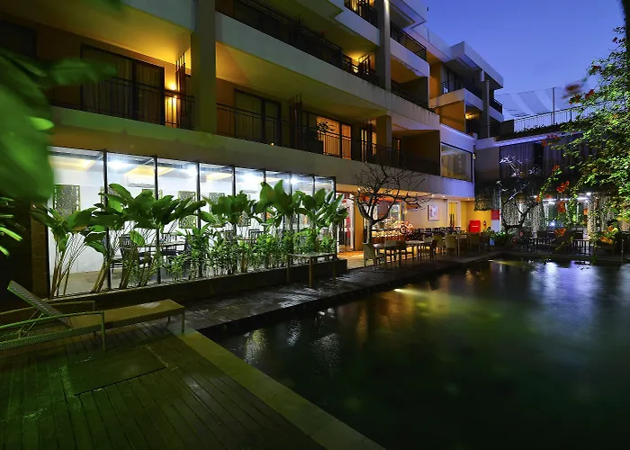 100 Sunset & Ballroom Hotel 3*