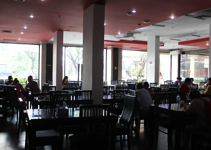100 Sunset & Ballroom Hotel Kuta Lombok