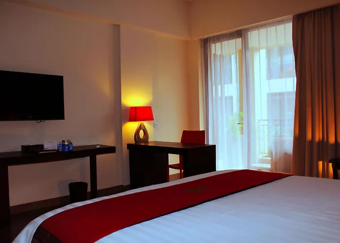 Отель 100 Sunset & Ballroom 3*