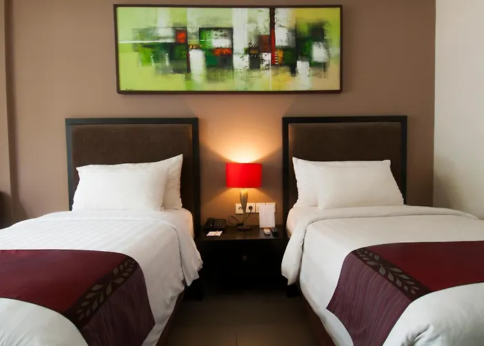 Hotel 100 Sunset & Ballroom 3*