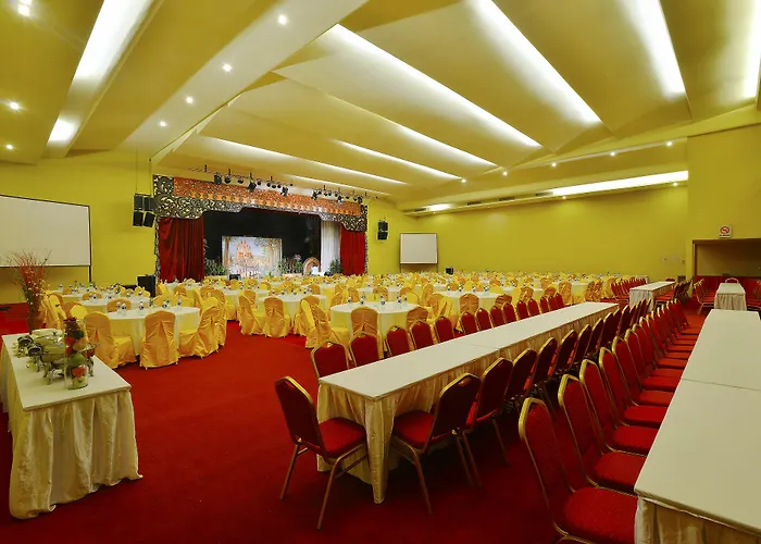 Hotel 100 Sunset & Ballroom Kuta Lombok